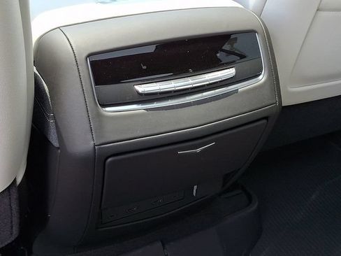 Used 2026 Cadillac Escalade Platinum Sport w/ LPO, Floor Liner Package AWD/4WD image 9