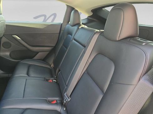 Used 2022 Tesla Model Y Long Range AWD/4WD image 29