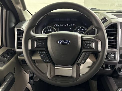 Certified 2022 Ford F250 XLT w/ XLT Premium Package AWD/4WD image 25