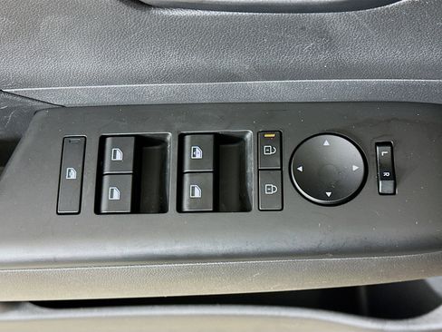 Used 2025 Hyundai Kona SEL image 15