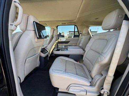 Used 2020 Lincoln Navigator L Reserve w/ Equipment Group 208A Reserve image 17