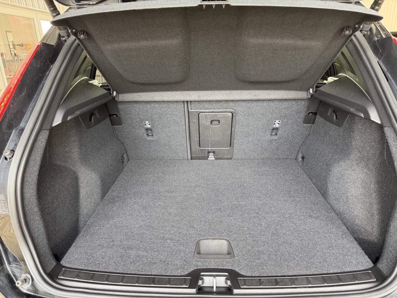 Used 2023 Volvo XC40 B4 Core FWD image 22