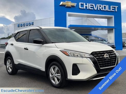 Used 2023 Nissan Kicks S FWD image 1