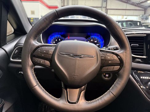 Used 2020 Chrysler Pacifica Touring-L Plus w/ S Appearance Package FWD image 21