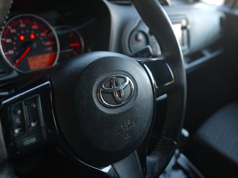 Used 2016 Toyota Yaris SE image 43