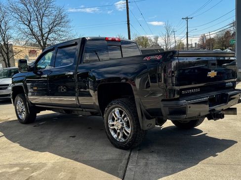 Used 2017 Chevrolet Silverado 2500 High Country w/ Duramax Plus Package image 5
