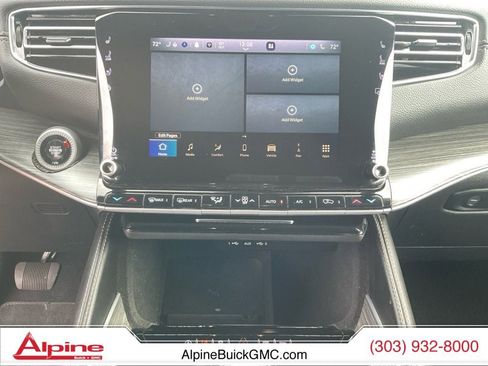 Used 2024 Jeep Wagoneer L Series III w/ Flexible Seating Group image 11