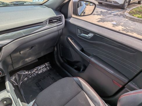 Used 2025 Ford Escape ST-Line AWD/4WD image 18