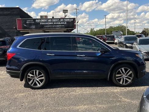Used 2017 Honda Pilot Touring image 8