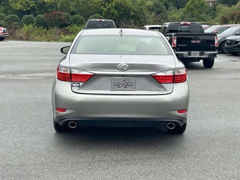 Used 2015 Lexus ES 350 w/ Luxury Package FWD image 6