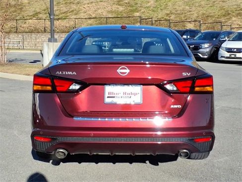 Used 2023 Nissan Altima 2.5 SV w/ SV Premium Package image 5