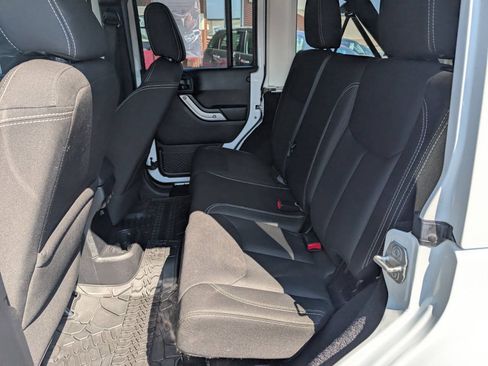 Used 2014 Jeep Wrangler Unlimited Sahara AWD/4WD image 12
