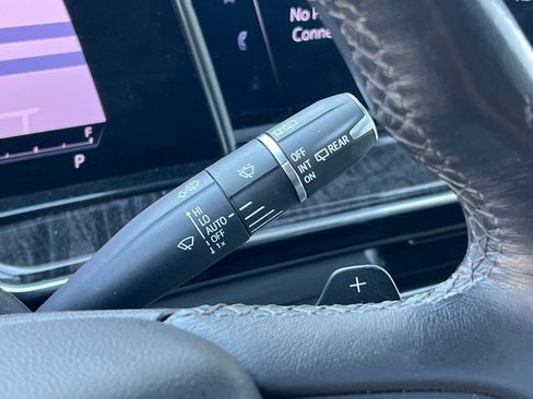 Used 2023 Cadillac Escalade Premium Luxury w/ Performance Package image 40