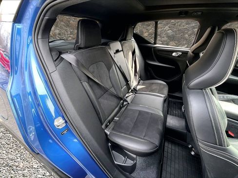 Used 2021 Volvo XC40 T5 R-Design w/ Climate Package image 25