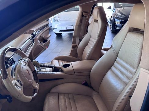 Used 2013 Porsche Panamera GTS image 10