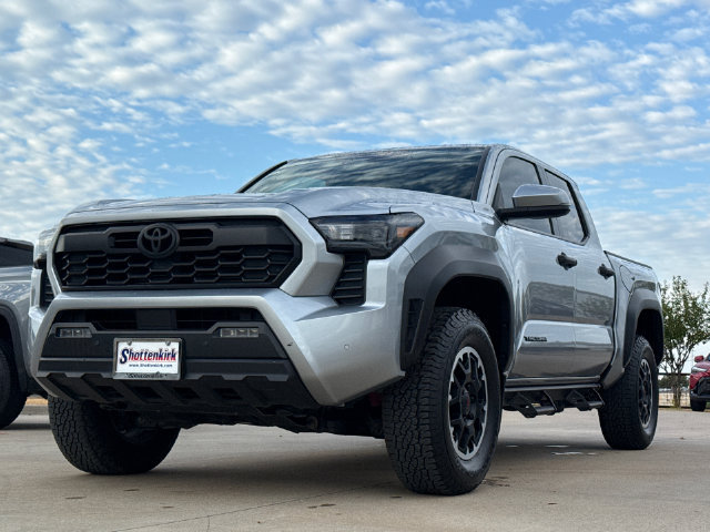 Used 2024 Toyota Tacoma TRD Off-Road w/ TRD Off Road Upgrade Package AWD/4WD image 3