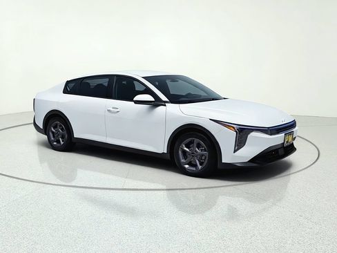Used 2025 Kia K4 FWD image 1