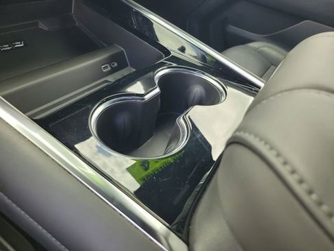 Certified 2025 Chevrolet Tahoe Z71 w/ Comfort Package image 25