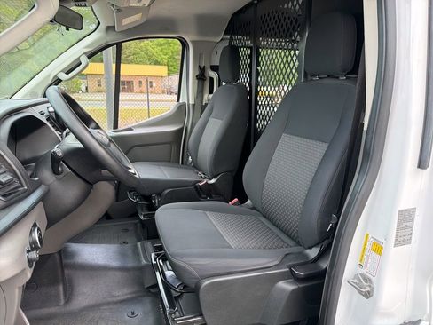 Used 2024 Ford Transit 250 Low Roof w/ Exterior Upgrade Package RWD image 23