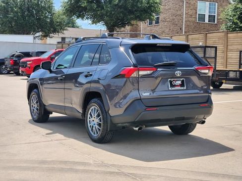 Used 2023 Toyota RAV4 XLE Premium FWD image 3
