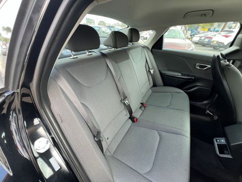 Used 2025 Kia K4 FWD image 33