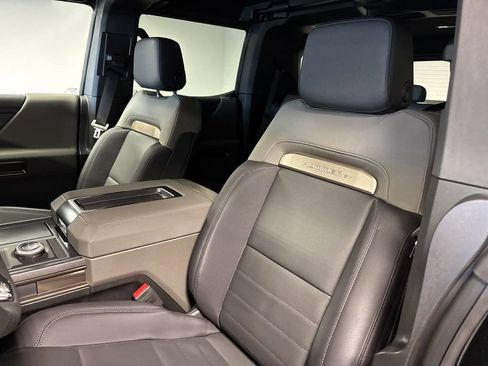 New 2025 GMC Hummer EV 2X image 25