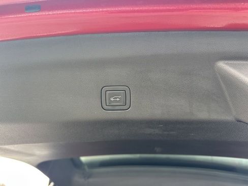 Used 2024 Cadillac Escalade ESV Premium Luxury Platinum image 33