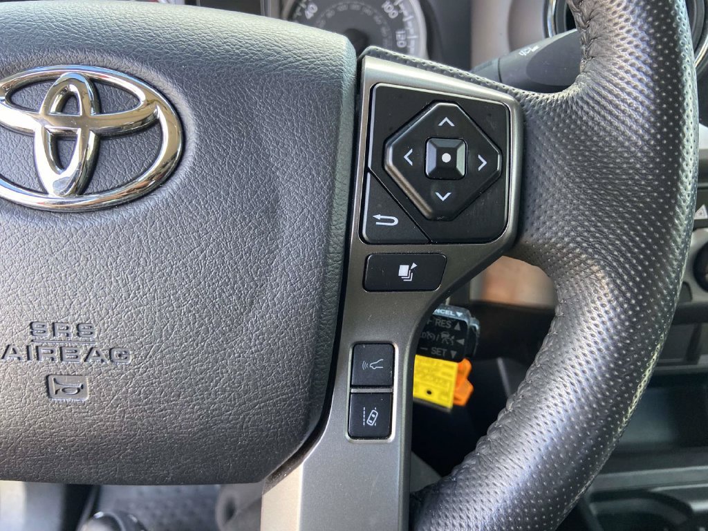 Used 2022 Toyota Tacoma SR5 RWD image 28