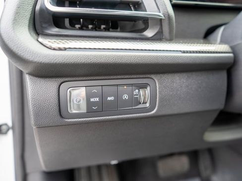 Used 2025 Chevrolet Traverse High Country image 23