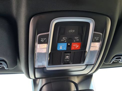 Used 2025 RAM 3500 Laramie AWD/4WD image 9