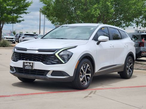 Used 2023 Kia Sportage EX FWD image 2