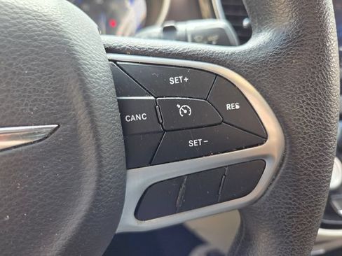 Used 2020 Chrysler Voyager LX FWD image 22