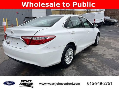 Used 2017 Toyota Camry LE image 3