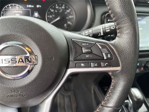 Used 2021 Nissan Kicks SR w/ SR Premium Package FWD image 23