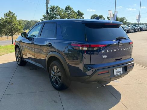 Used 2022 Nissan Pathfinder S FWD image 4