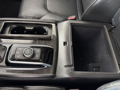 Used 2024 INFINITI QX80 Luxe image 42