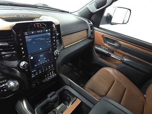 Used 2022 RAM 1500 Limited w/ Body-Colour Bumper Group image 26