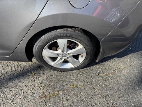 Used 2013 Hyundai Elantra GLS w/ Preferred Pkg FWD image 27