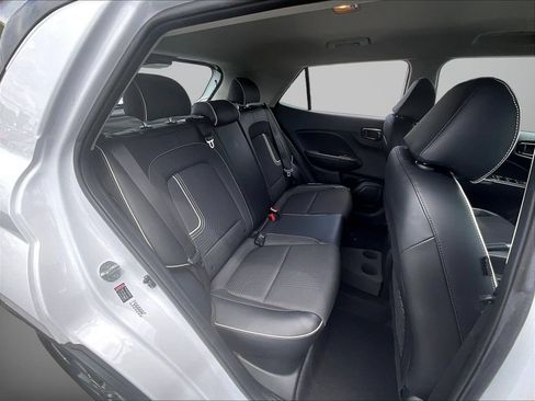 Certified 2022 Hyundai Venue Limited FWD image 23