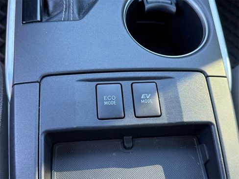 Used 2015 Toyota Camry LE image 28