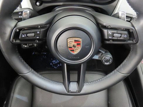 Certified 2026 Porsche Macan AWD/4WD image 18
