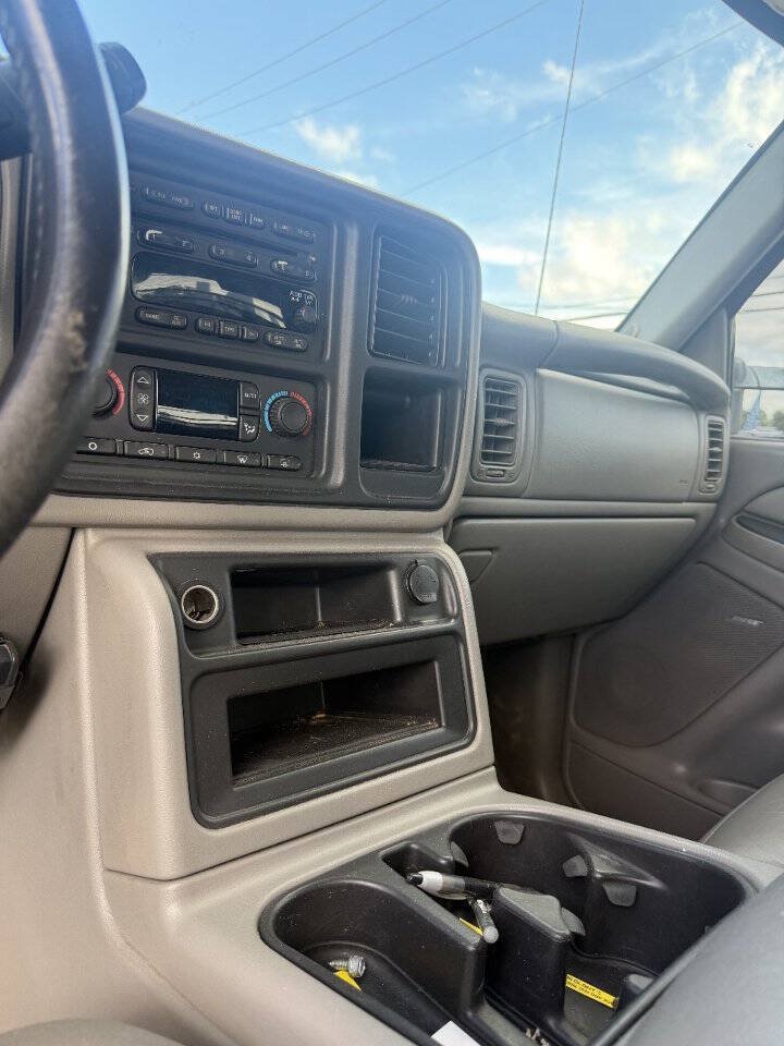 Used 2007 GMC Sierra 2500 SLT w/ Heavy-Duty Power Package AWD/4WD image 9