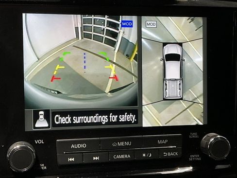 Used 2021 Nissan Titan Platinum Reserve w/ Moonroof Package image 9