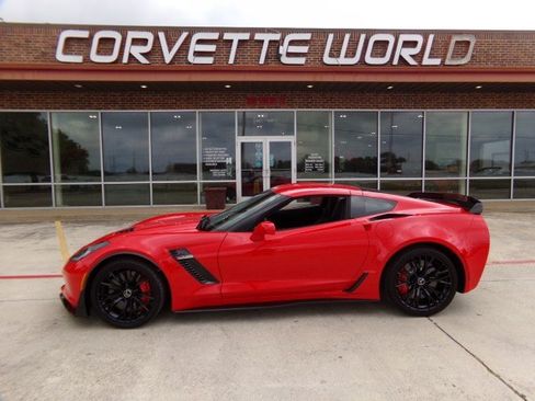 Used 2015 Chevrolet Corvette Z06 w/ 3LZ Preferred Equipment Group RWD image 8