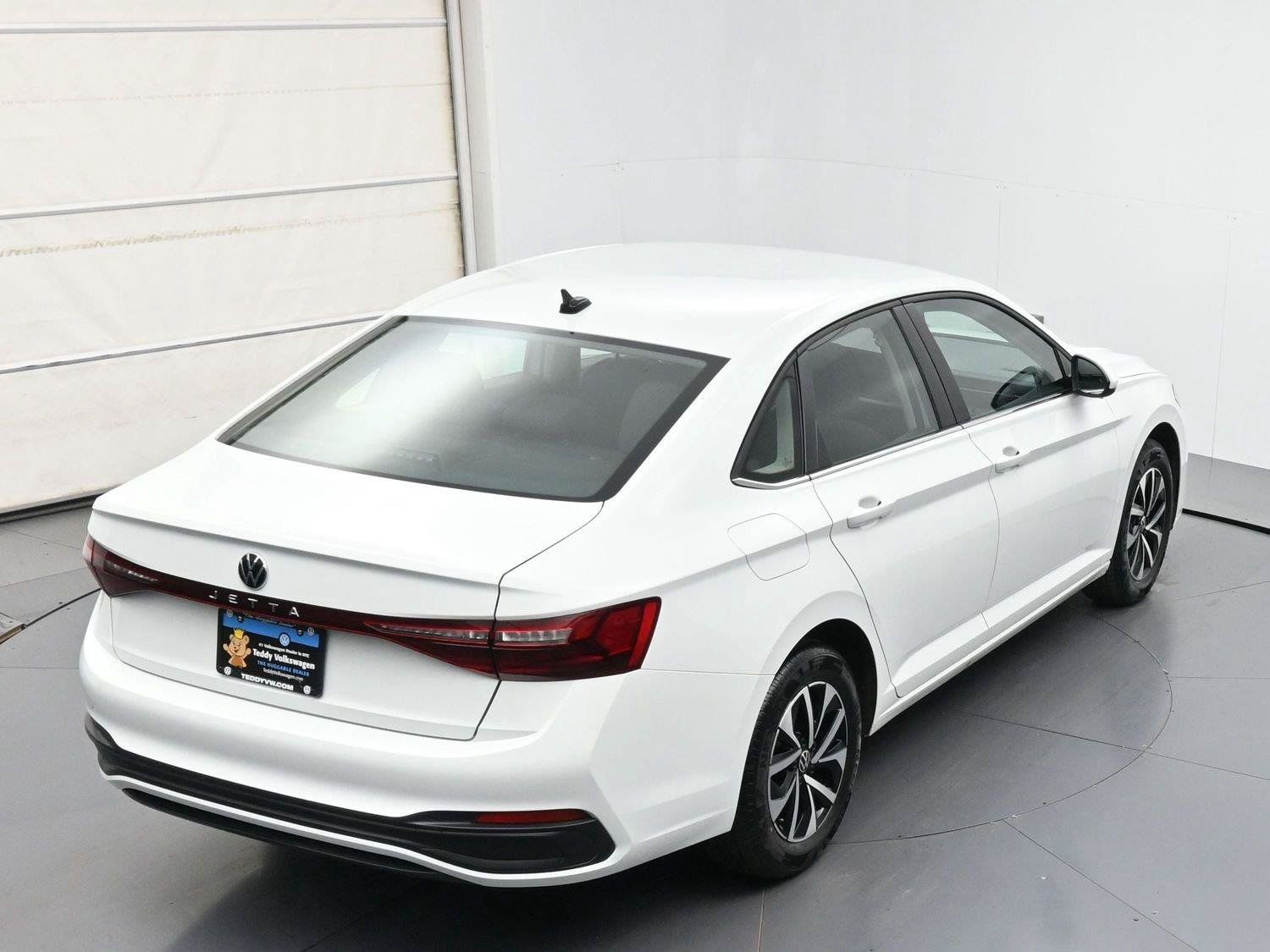 Used 2025 Volkswagen Jetta S FWD image 31