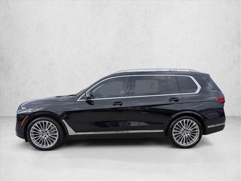 Certified 2025 BMW X7 xDrive40i w/ Climate Comfort Package AWD/4WD image 9