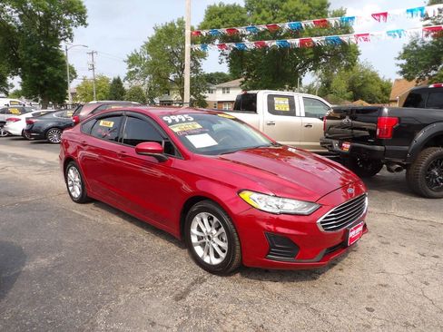 Used 2020 Ford Fusion SE FWD image 3