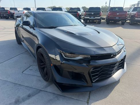 Used 2021 Chevrolet Camaro ZL1 RWD image 5