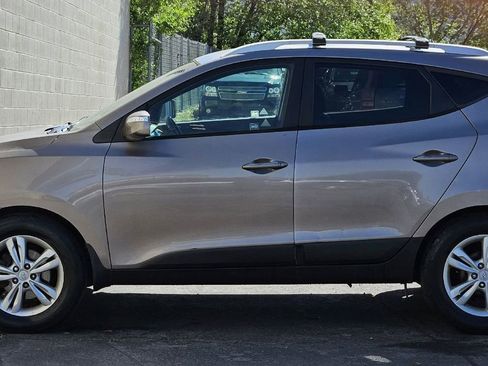 Used 2012 Hyundai Tucson GLS FWD image 2