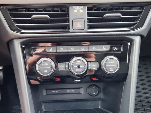 New 2024 Volkswagen Taos SE image 14